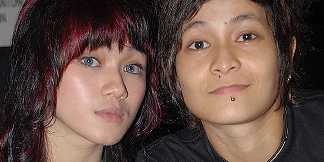 Dhani Ultah, The Virgin Tak Beri Kado