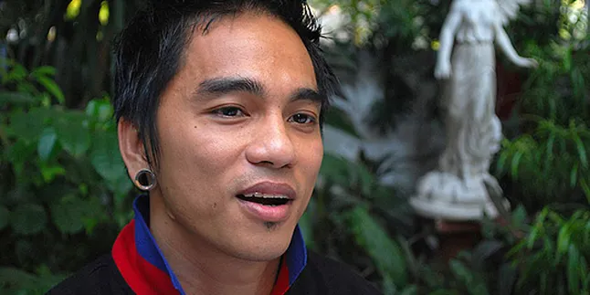 Enda Ungu: Rossa Itu Seorang Diva