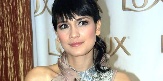 Unilever Bantah Putuskan Kontrak Luna - Ariel