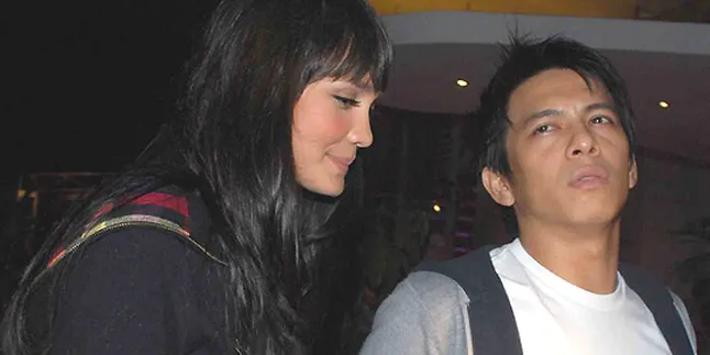 Usai Diperiksa, Ariel - Luna Bungkam