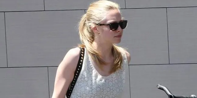 Amanda Seyfried dan Dominic Cooper Putus - Nyambung