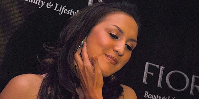 Donna Agnesia Ingin Jadi Gadis Kembali