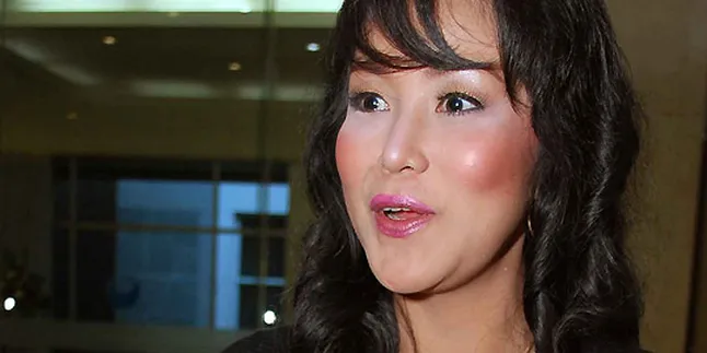 Maria Eva: Luna Bukan Perempuan Pintar