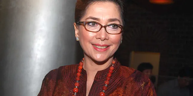 Widyawati Tetap Diet di Usia 60 tahun