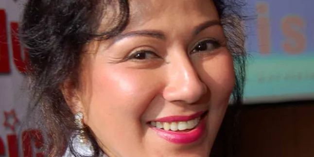 Bentuk Solidaritas, Camelia Malik Jenguk Ariel