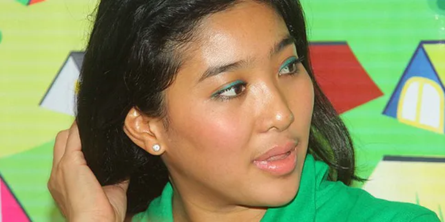 Olivia Zalianty, Nulis Untuk Jadi Lebih Kreatif