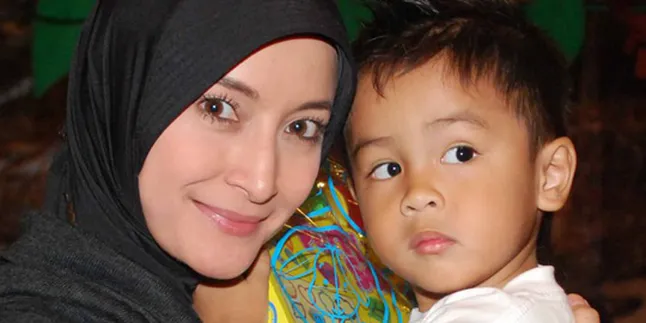 Inneke Koesherawati: Agama dan Moral Nomor Satu Inneke Koesherawati: Agama dan Moral Nomor Satu