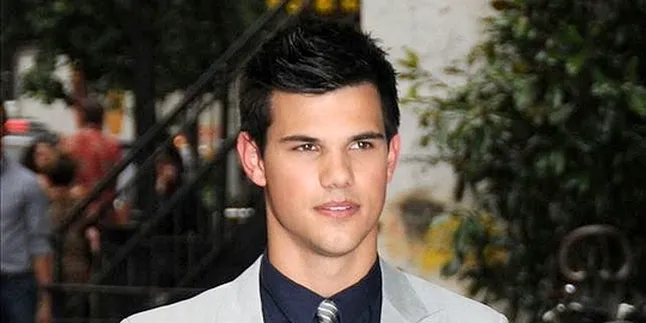 Taylor Lautner Kangen Sekolah