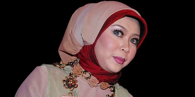 Ratna Listy Senang Bisa Jadi Model Busana Muslim