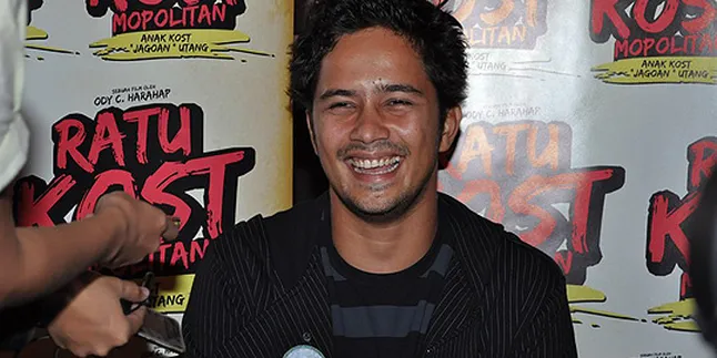 Demi Hobi, Fathir Jelajahi Timur Tengah