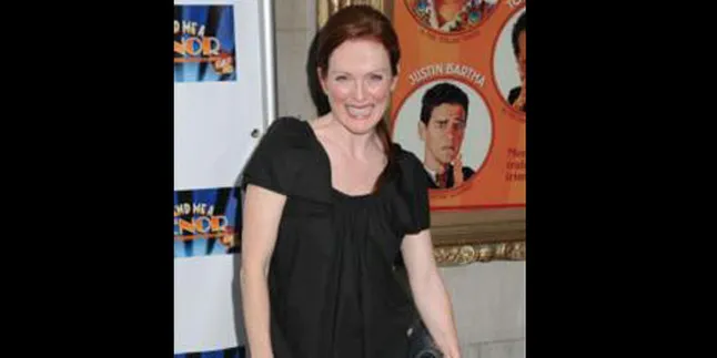 Julianne Moore Adegan Panas Dengan Annette Bening