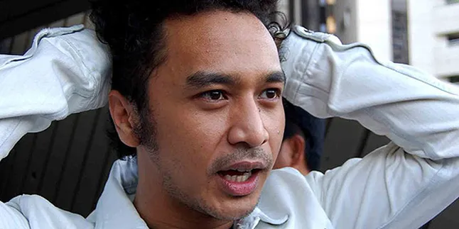 Giring Nidji ke Mabes Bawa Rendang