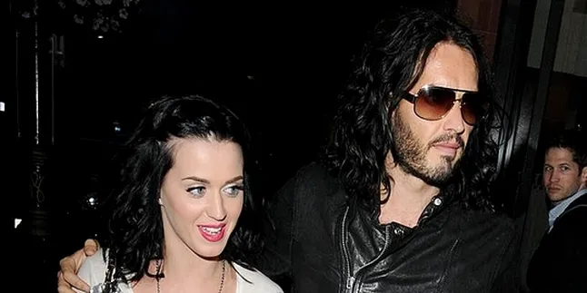 Russel Brand Melamar Katy Perry Dengan Mengenakan Serban