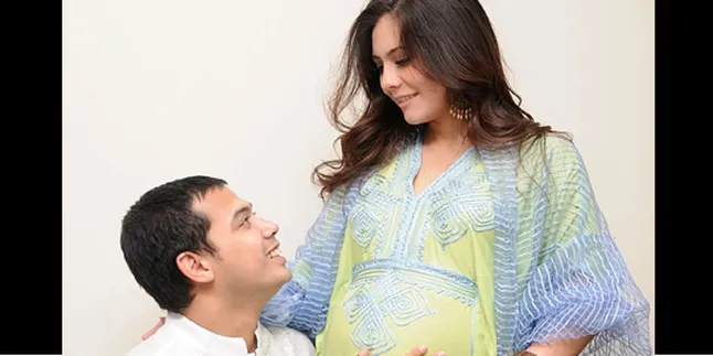 Adilla Dimitri Sempatkan Nonton Belanda VS Uruguay