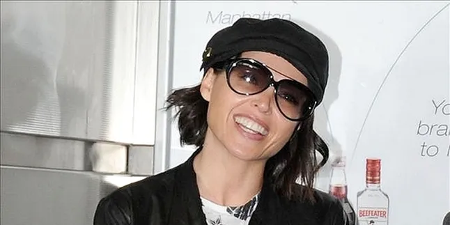 Akhirnya Dannii Minogue Jadi Ibu