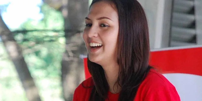 Dengar Vuvuzela, Kepala Donna Pusing 