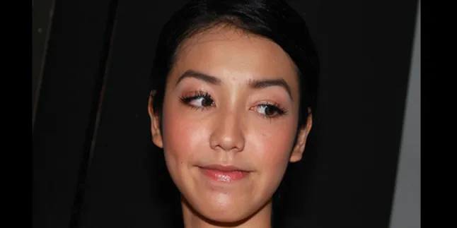 Velove Vexia Ngaku Tak Kenal Ariel