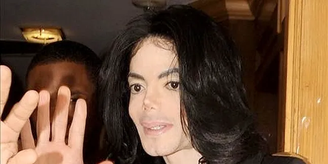 Michael Habiskan Ribuan Dolar Agar Bubbles Bisa Bicara Michael Habiskan Ribuan Dolar Agar Bubbles Bisa Bicara