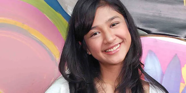 Mikha Tambayong Orang Ketiga Shireen-Adly?