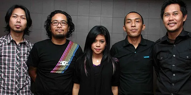 Kikan Hengkang Dari Cokelat!