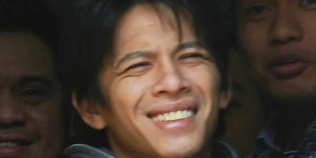 Ariel - Pengupload Video Saling Kenal