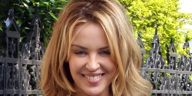 Kylie Minogue Jadi Lesbian Kylie Minogue Jadi Lesbian