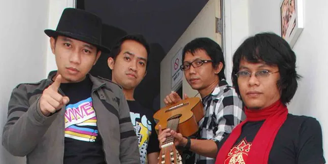 Indra dan Aang The Rain Jadi Komikus