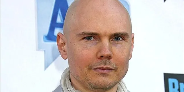 Billy Corgan Jatuh Pingsan!