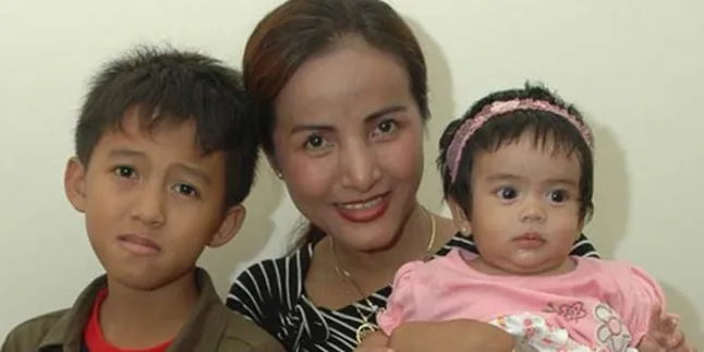 Kasus-kasus Selebriti dan Anak Tanpa Ayah (I) Kasus-kasus Selebriti dan Anak Tanpa Ayah (I)