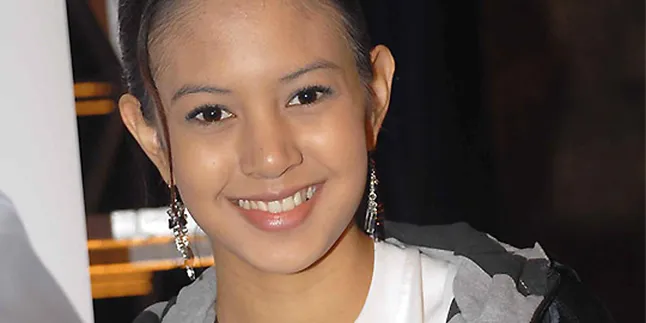 Aurelia Moeremans Garap Album Perdana