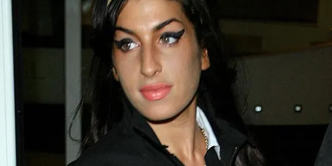Amy Winehouse Bantah Duet Dengan Lady GaGa