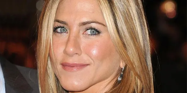 Jennifer Aniston Bakal Tampil di 'COUGAR TOWN'?