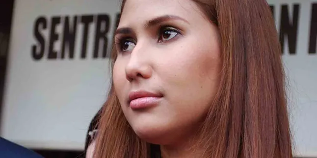 Adjie Banyak Kenalan, Dewi Cinta Tak Gentar