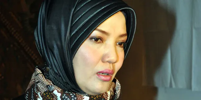 Ratih Sang: Iwan Tirta Kenalkan Batik ke Dunia