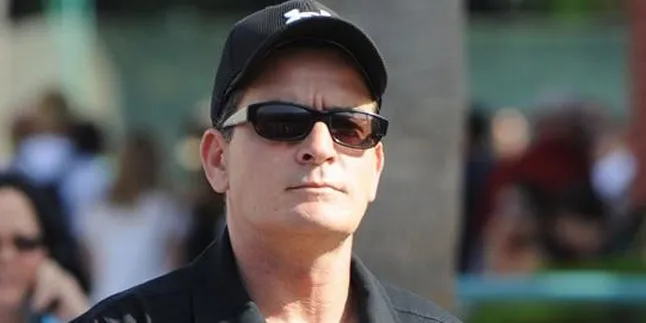 Charlie Sheen Jalani Hukuman di Panti Rehabilitasi