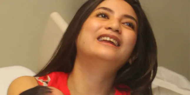 Natasha Dewanti Putuskan Beri ASI Eksklusif