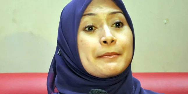 Edies Adelia: Pake Jilbab, Diajak Nikah