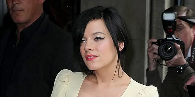 Lily Allen Luruskan Lelucon Soal Lady GaGa di Twitter