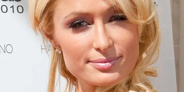 Paris Hilton Ngebet Jadi Vampir