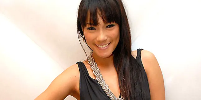 Diajak Kencan di Facebook, Jenny Cortez Cuek