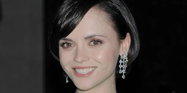 Christina Ricci: Ciuman Pattinson Menakjubkan