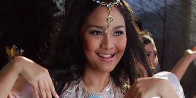 Gita Gutawa Sahur Sambil Tidur