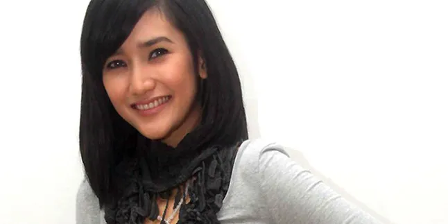 Demi Suami, Zora Jalani Akupunktur