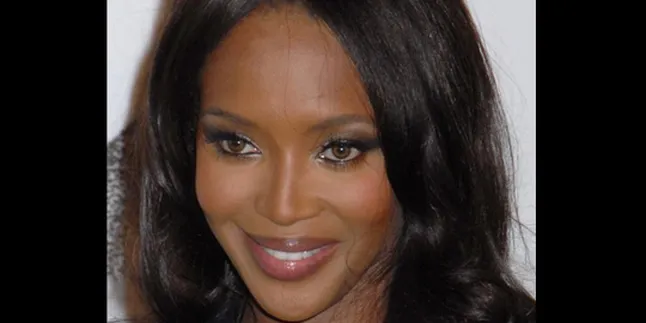 Naomi Campbell Berhutang Pajak US$60.000