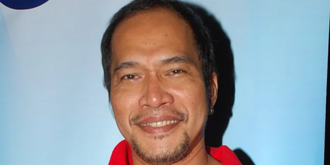 Ricky Jo Koleksi Kostum Sepak Bola