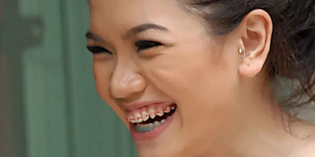 Berebut Kiky, Nikita Mirzani Berantem Dengan Banci