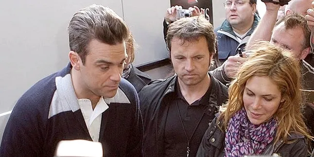 Robbie Williams Bulan Madu Sebelum Menikah