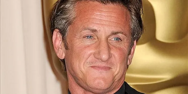 Sean Penn Jadi Waria?