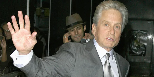 Mantan Istri Tuntut Penghasilan Michael Douglas