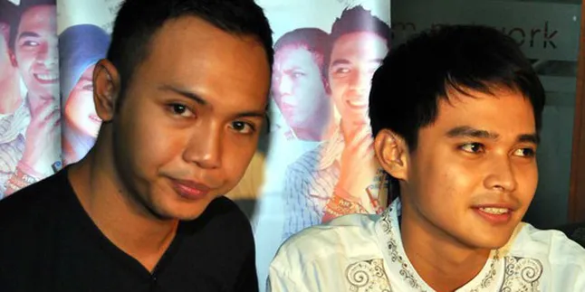 Bintang Sinetron 'ISLAM KTP' Dicasting Sholat